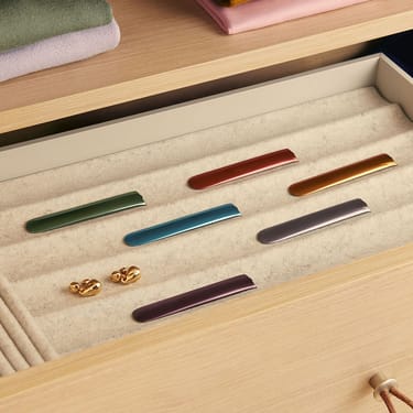 Some of the Ploom AURA front panels different color options.