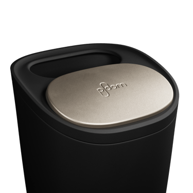 لقطة مقربة لصينية أعواد Ploom الكبيرة: صينية لأعواد التبغ المسخّن.