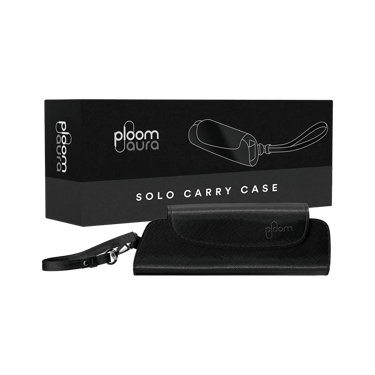 عبوة حقيبة Ploom AURA Solo باللون الأسود الداكن.
