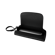 منظر جانبي لحقيبة Solo Carry Case باللون الأسود الداكن، مع جهاز Ploom AURA وعصي (غير متضمنة).